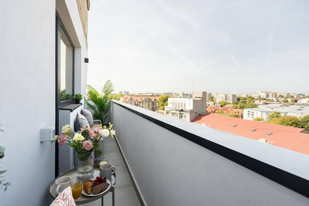 شقة Stunning Views 3Br Sunny Flat - Amazing Terrace بوخارست المظهر الخارجي الصورة